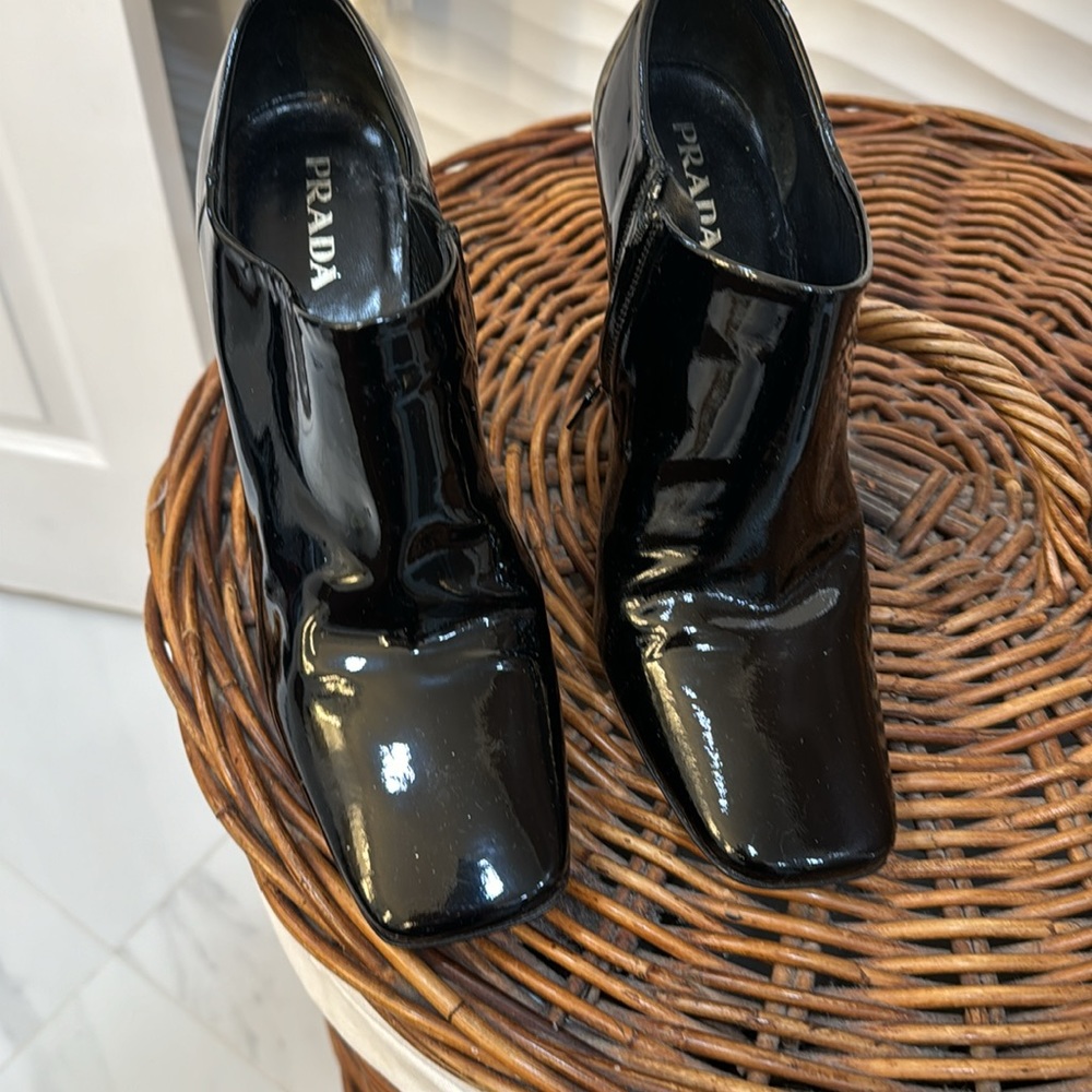 Prada - Picture 6 of 8